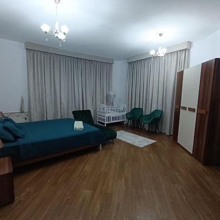 شقة كبيرة وفخمة Large And Luxury Two Bedroom アジュマーン エクステリア 写真