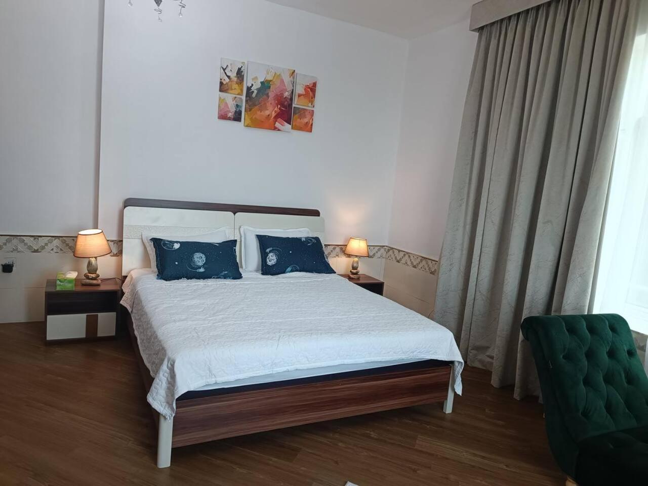شقة كبيرة وفخمة Large And Luxury Two Bedroom アジュマーン エクステリア 写真